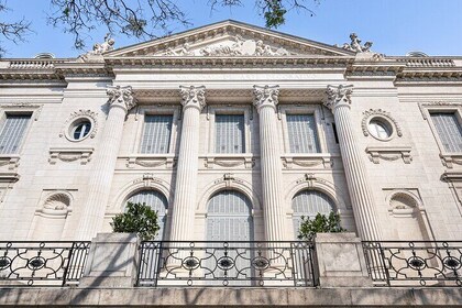 Museum Hopping and Hidden Architectural Gems Private Tour