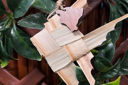 Lau Niu Christmas Ornament Workshop on the Big Island