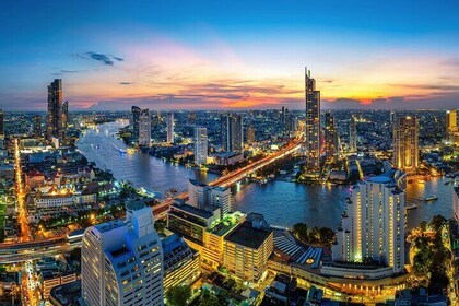 Private Bangkok Night Tour: Markets, Temples & Riverside