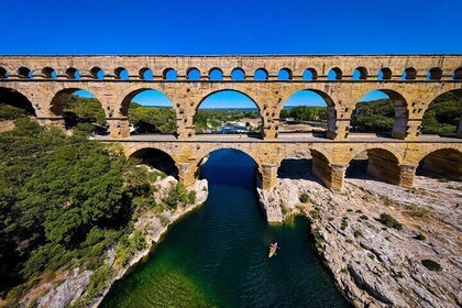 Marseille to Avignon & Pont du Gard: Private Historic Tour