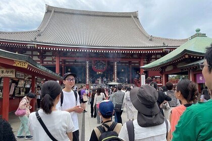 Enjoy a Small-Group Tour of Asakusa with a Friendly Local Guide