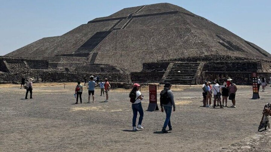 Guided tour EN Teotihuacan - Breakfast EN cave-round transport