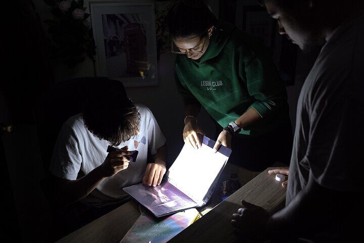 Steal The Crown Escape Room Experiences