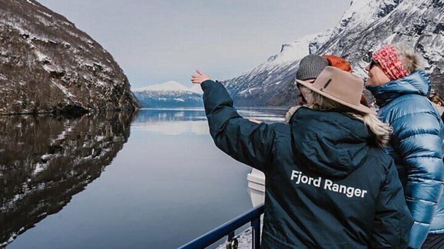 Pointing out Fjordfarms