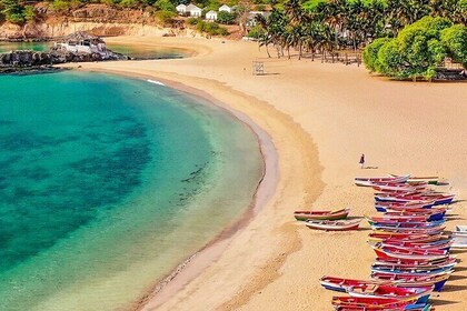 Praia Day Trip in Minibus for Cruise Passengers