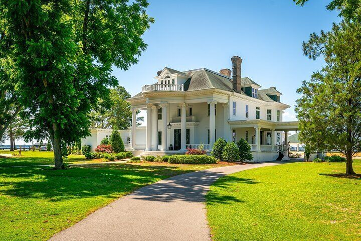 Insider Tour of Historic River Forest Manor