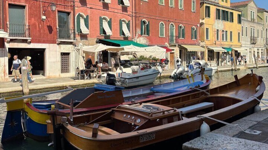 Explore Murano Burano and Torcello in bragozzo island tour