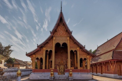 Explore Luang Prabang and Kuang Si Waterfalls