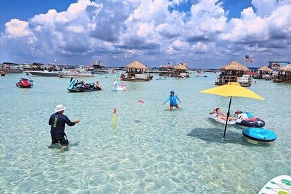 Private Captained Pontoon to Crab Island in Destin
