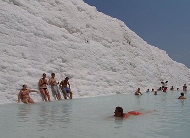 Von Kusadasi aus: Tägliche Pamukkale - Hierapolis Tour