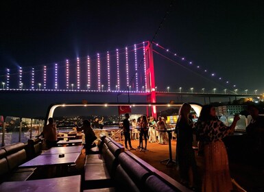 Istanbul: Bosphorus Music and Dinner Cruise w/ Private Table
