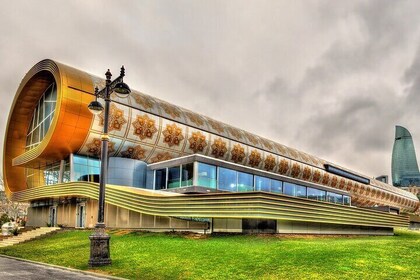 Baku City Tour (4-Hours): Top 30 Historical & Modern Highlights