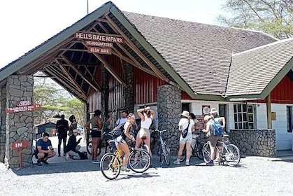Nairobi Hells Gate National Park with Boat Ride