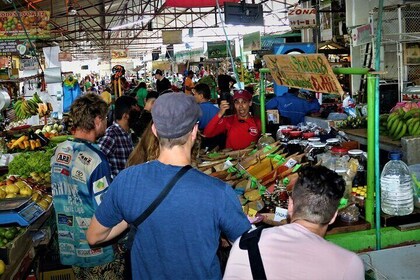 Shared Gastronomic Tour in the Alameda Cali Market