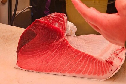 Behind the Scenes Toyosu Fish Market and Luxury Sushi Dining Tour