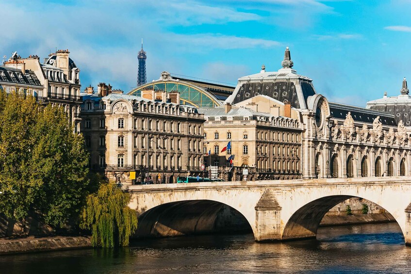 Picture 4 for Activity Paris: Romantic Cruise with 3-course Dinner on Seine River