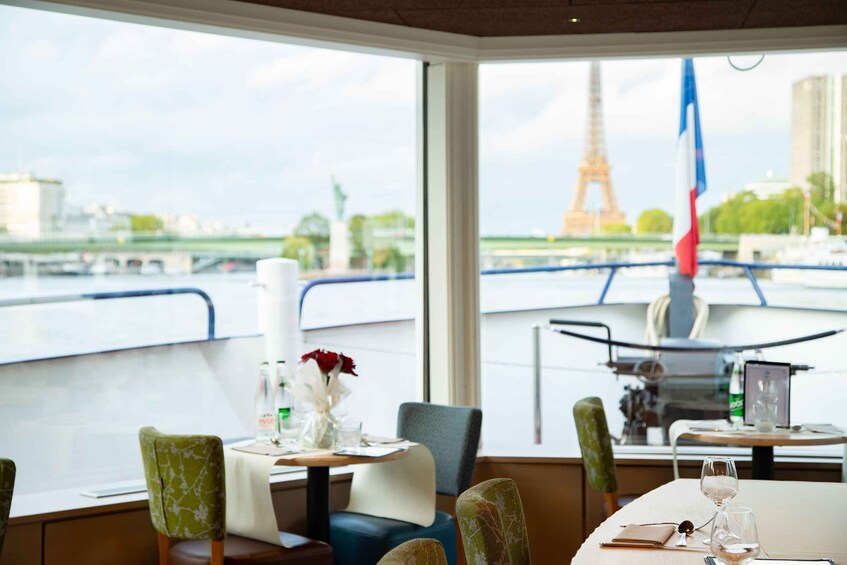 Picture 24 for Activity Paris: Romantic Cruise with 3-course Dinner on Seine River