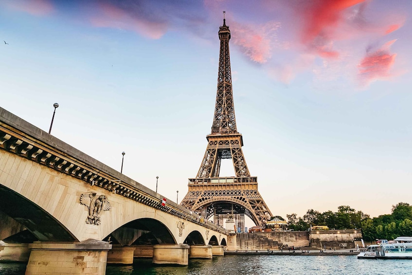 Picture 3 for Activity Paris: Romantic Cruise with 3-course Dinner on Seine River