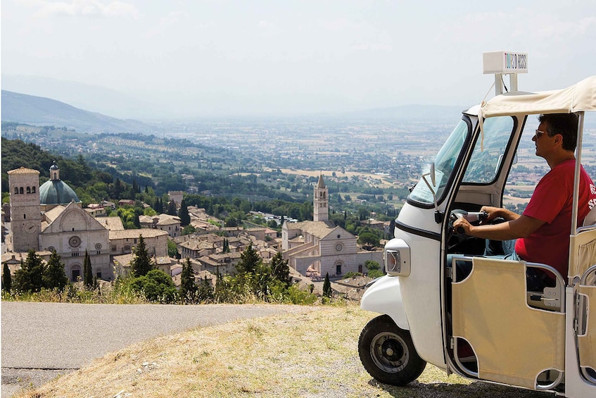 Picture 2 for Activity Assisi: Panoramic Tuk Tuk Tour