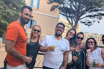 Diving in Authentic Marseille with a local