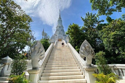 Transfer Day Trip Oudongk Sambor Prei Kuk Phnom Penh - Siem Reap