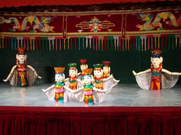 Vida nocturna en Hanoi con espectáculo de marionetas acuáticas