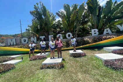 Montego Bay City Highlights Tour and Shopping with Bamboo Rafting