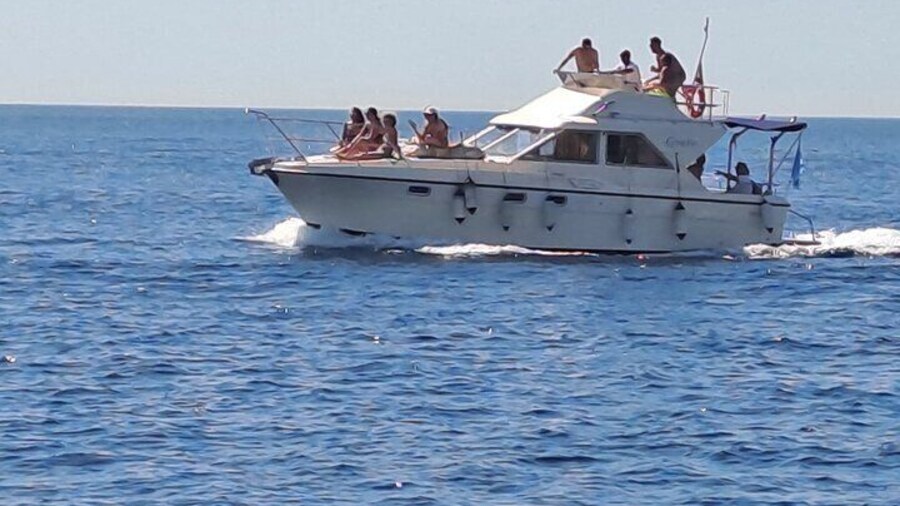 Private Yacht Tour in the Gulf of Cagliari with Aperitif
