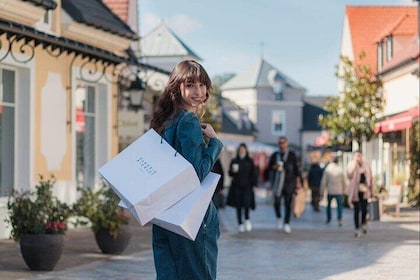 La Vallée Village Shopping Express Shuttle from Paris