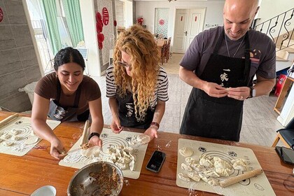 4-Hours Shanghai Dumpling Cooking & Ancient Temple Visiting