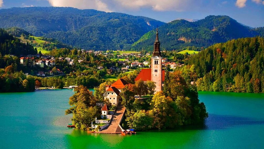 Picture 6 for Activity From Ljubljana: Trip to Lake Bled and Bled Castle