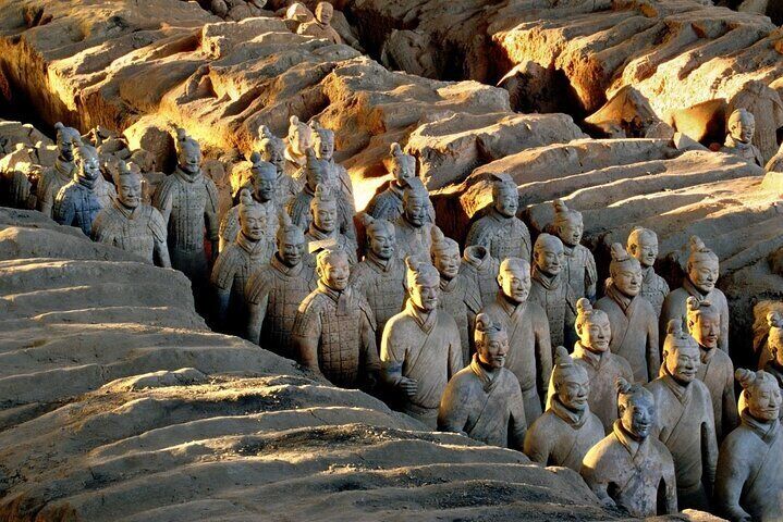 ZANBUS: Xi'an Qin Terra-cotta Warriors Bus Tour Departs at 8/9 AM