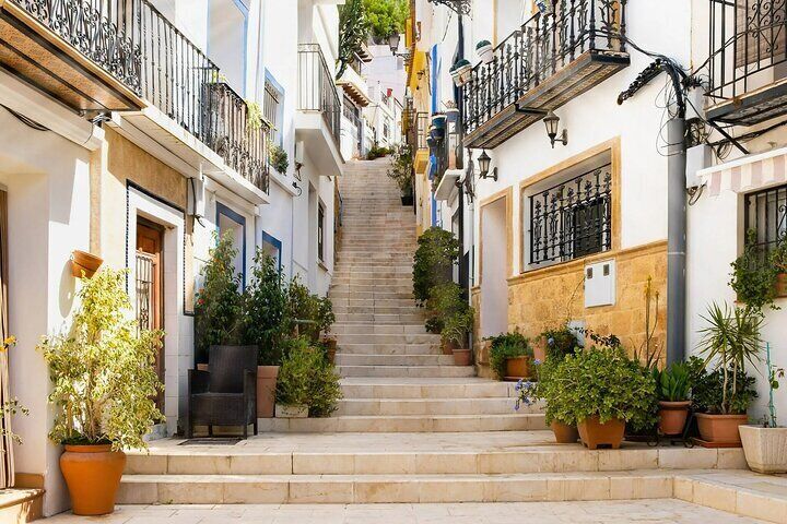 Alicante Highlights Tour for Cruise Passengers with Port Pickup