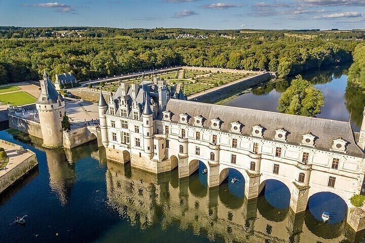 Private Day Trip to the Châteaux DE la Loire