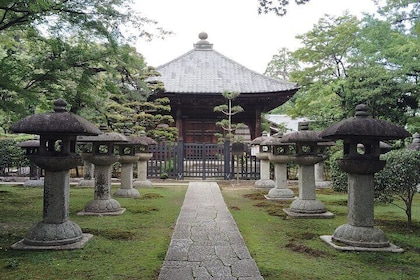 Shiga: Sakamoto Walking Tour of Stone Walls Faith and History