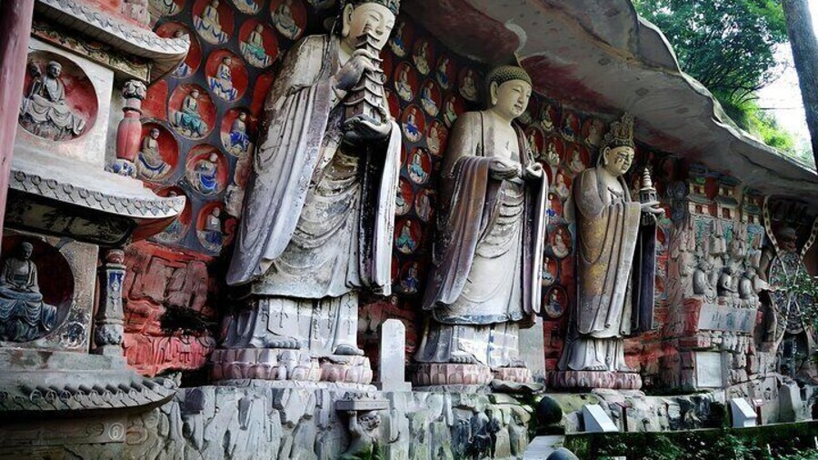Dazu Rock Carvings and Ancient Town Private Cultural Day Tour