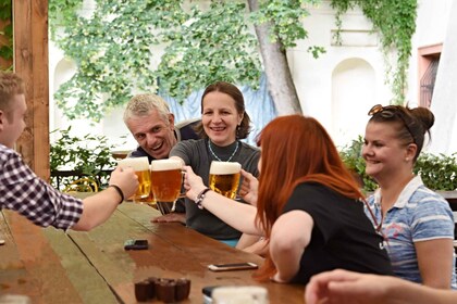 Praag: 3-uur durende biertour en traditioneel Tsjechisch diner