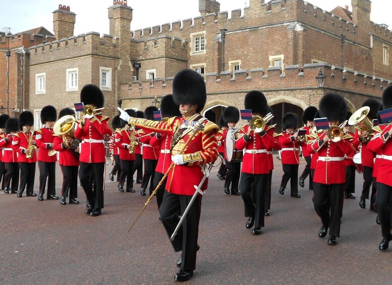 London: Changing of the Guard Walking Tour