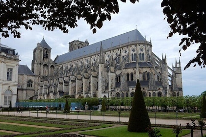 Bourges Cathedral Tour Audio Guide with Mobile app