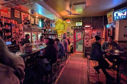 Rock'n'roll venues pub crawl including 2 free drinks and history