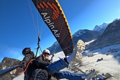 Tandem Paragliding in Interlaken