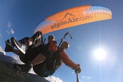 Tandem Paragliding in Interlaken