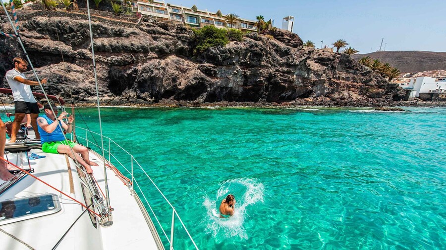 Fuerteventura: Sailing with Snorkeling and Dolphin Watching