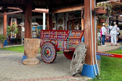 Private Sarchi City Artisan Heritage and Culture Tour