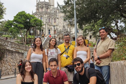 Excursión de un día a Sintra para grupos pequeños con el Palacio de la Rega...