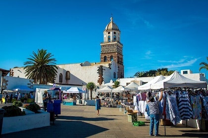 Lanzarote Private DayTrip to Teguise Market & Volcanic LagOmar