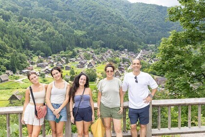 ENGLISH SPEAKING Private Full Day Tour Shirakawago/ Takayama