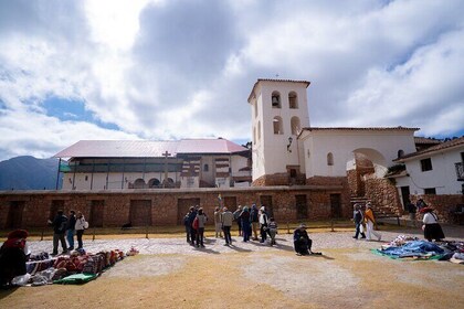 Sacred Valley of the Incas Day Tour with Buffet Lunch