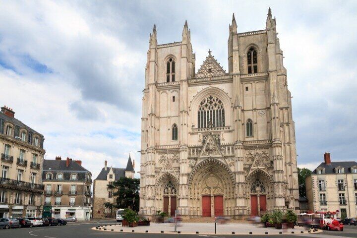 Nantes City Self-Guided Walking Tour with an APP