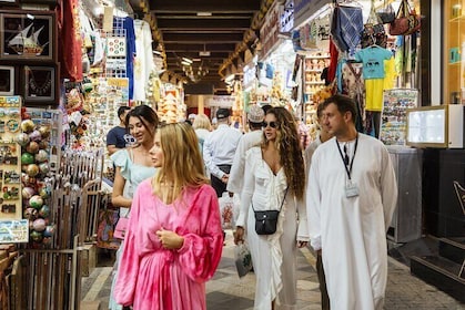 Muscat Guided Walking Tour of Corniche, Souq and Mutrah Fort